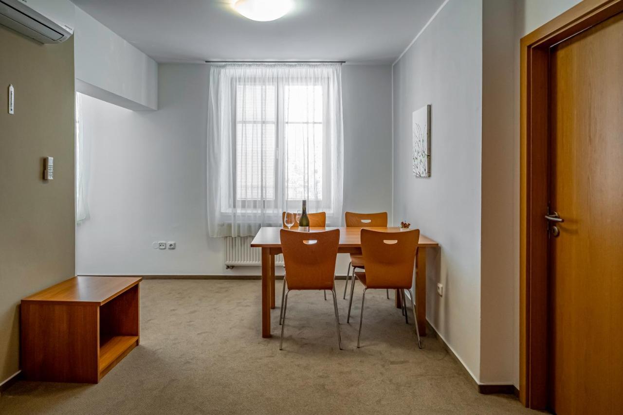 Relax Hotel Stork Lednice Esterno foto