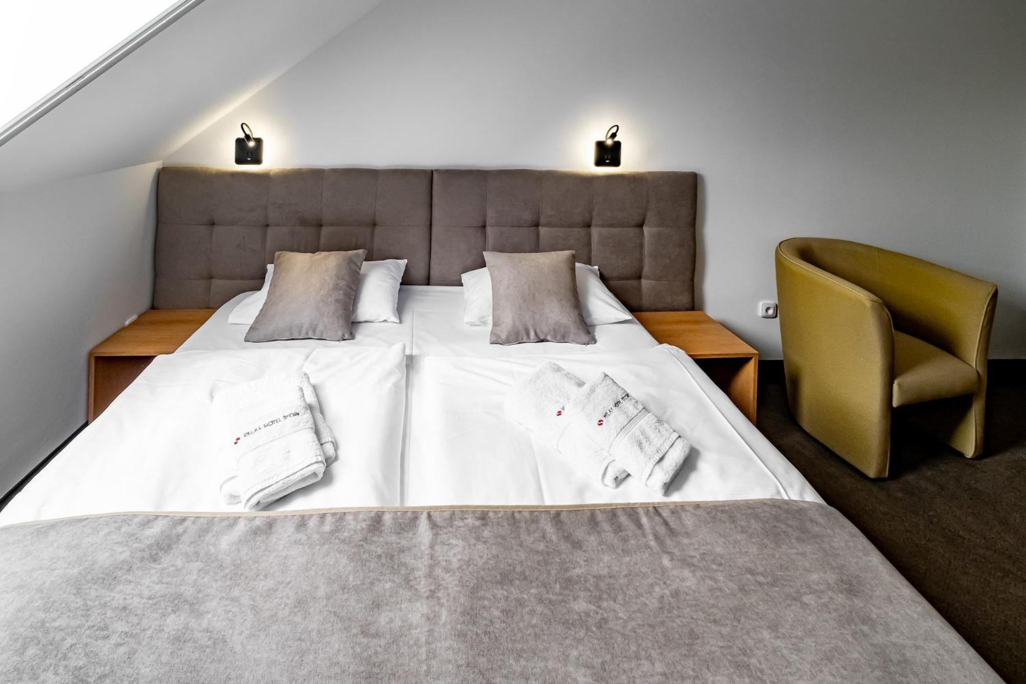 Relax Hotel Stork Lednice Esterno foto
