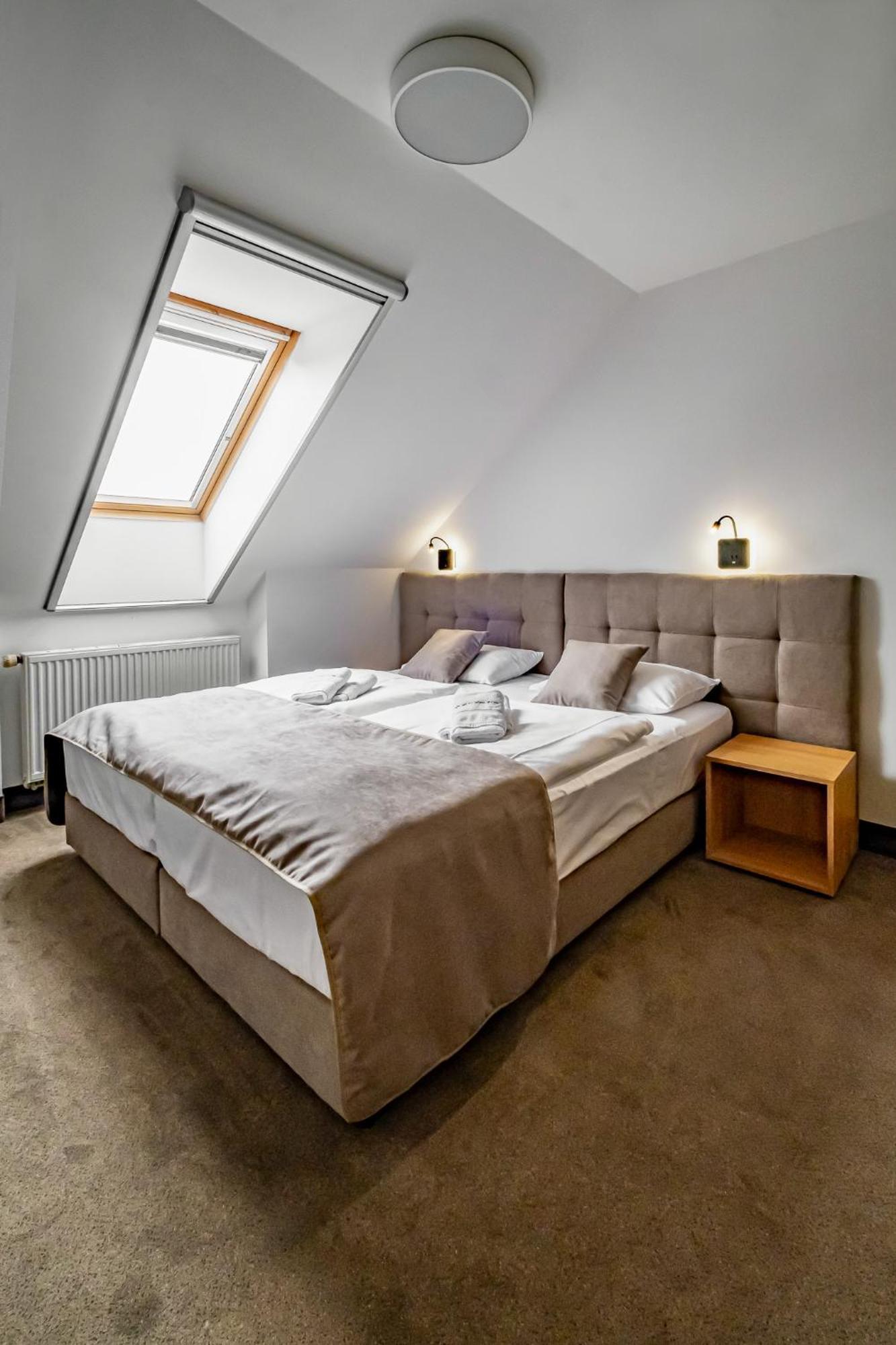 Relax Hotel Stork Lednice Esterno foto