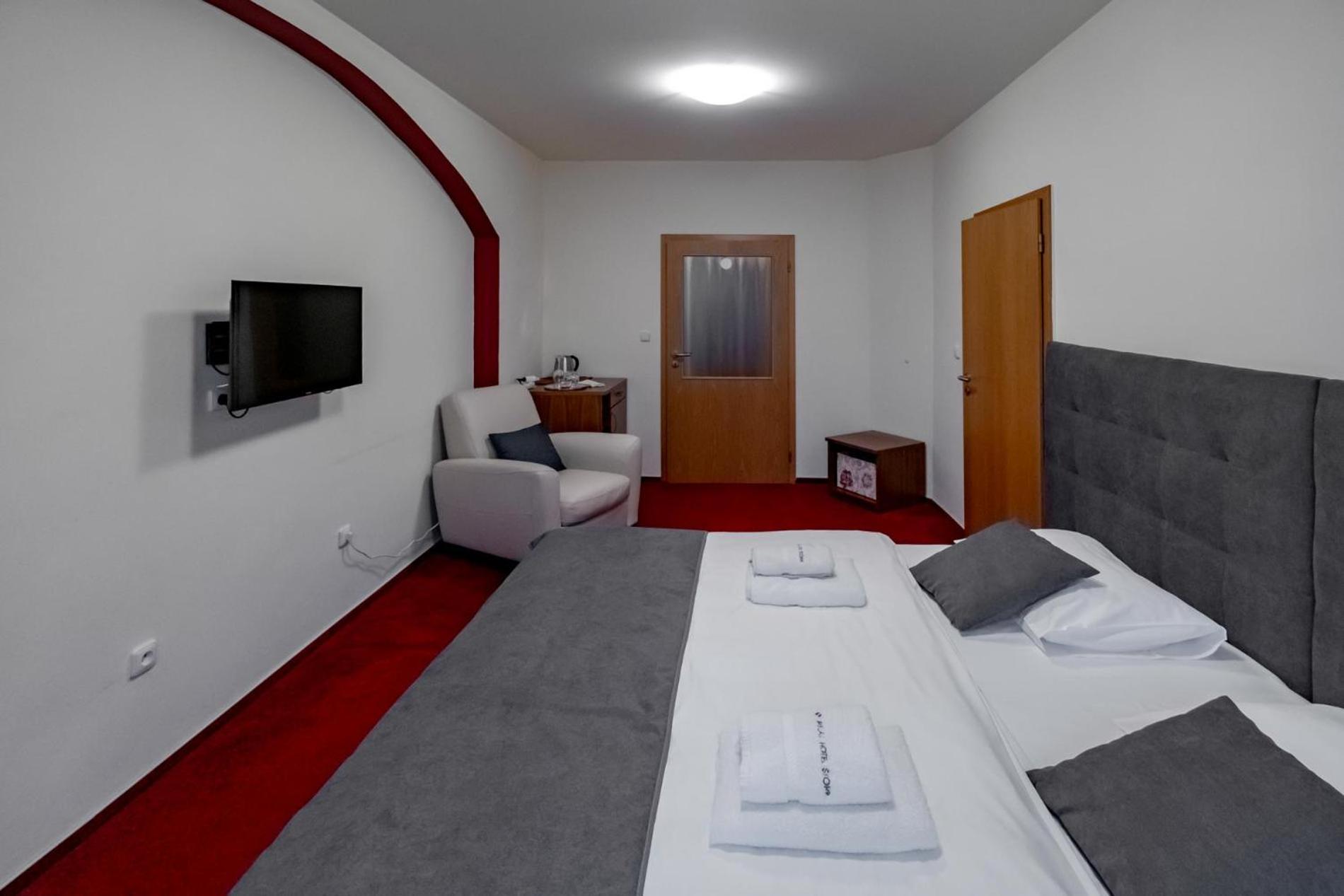 Relax Hotel Stork Lednice Esterno foto