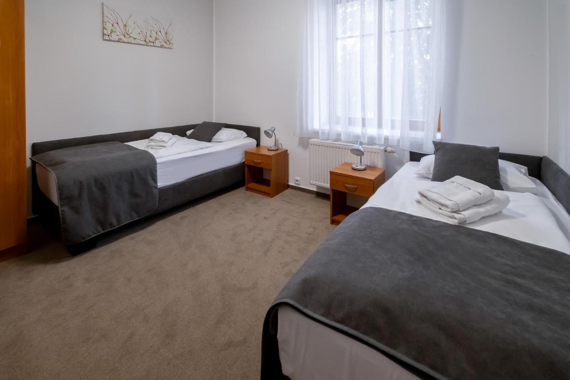 Relax Hotel Stork Lednice Esterno foto
