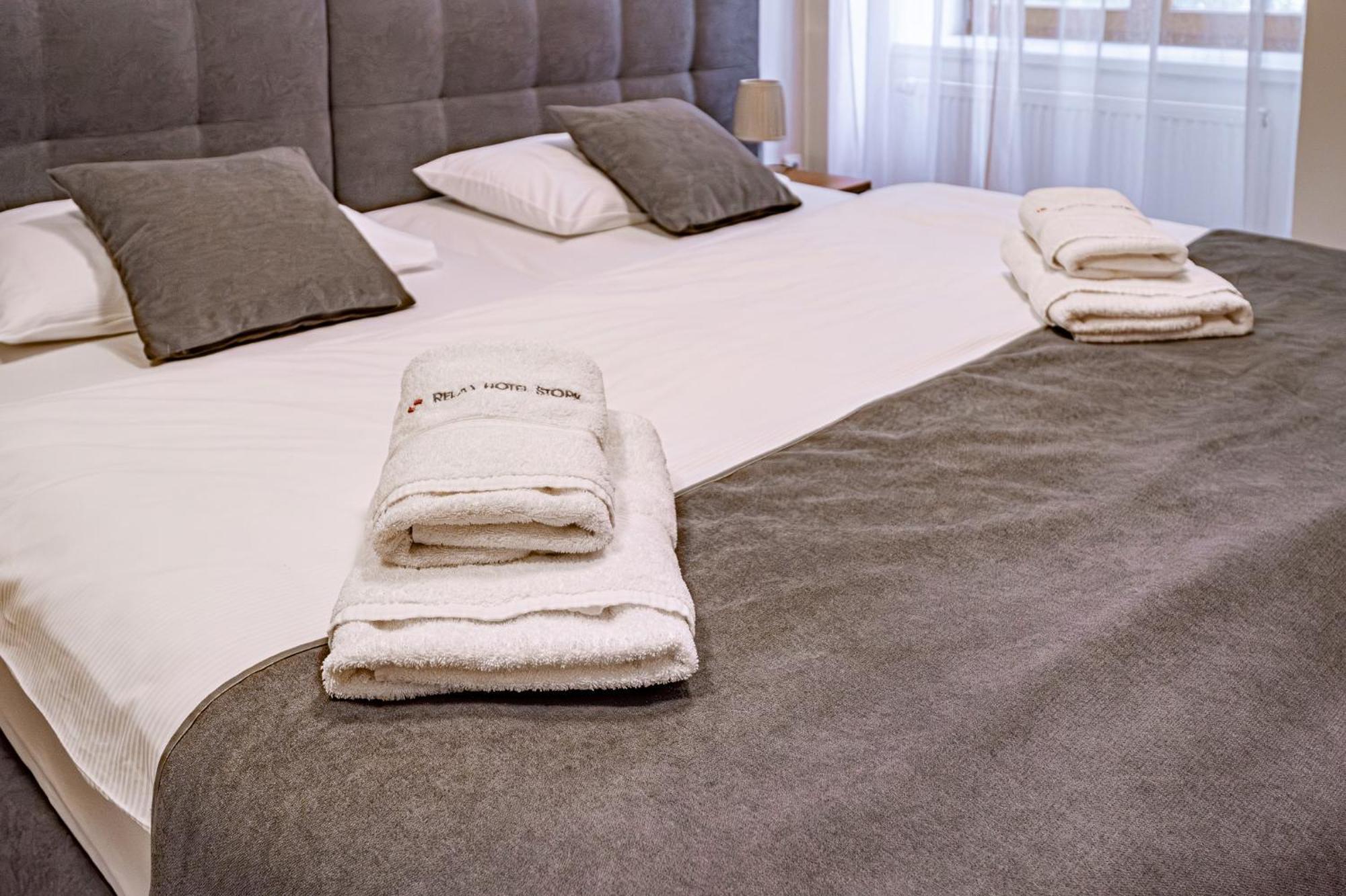 Relax Hotel Stork Lednice Esterno foto