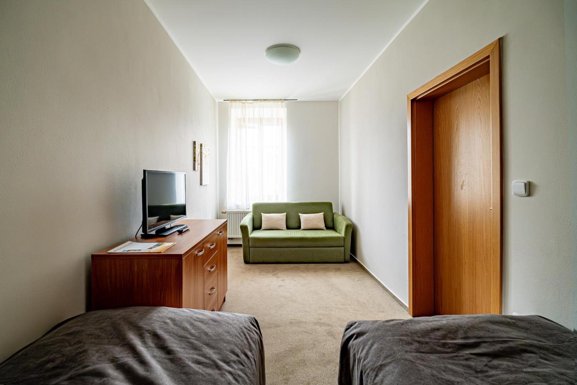Relax Hotel Stork Lednice Esterno foto